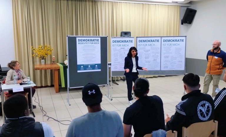 Landtagspräsidentin Aras diskutiert in JVA Adelsheim