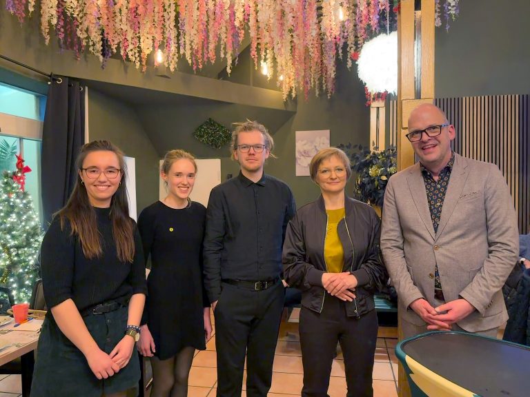 “Stabil in bewegten Zeiten” – Grüne starten mit prominenter Unterstützung ins Wahljahr 2026