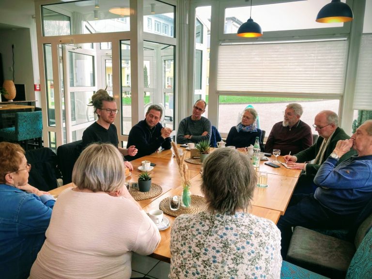 Fokus Pflege und Klinikstruktur: Dialog im „Café Gmütlich“